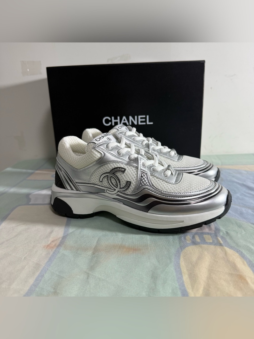 ❤️CHANEL White & Silver Women's Chunky Runner Sneakers